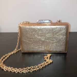 Vintage style Sondra Robert’s box clutch crossbody